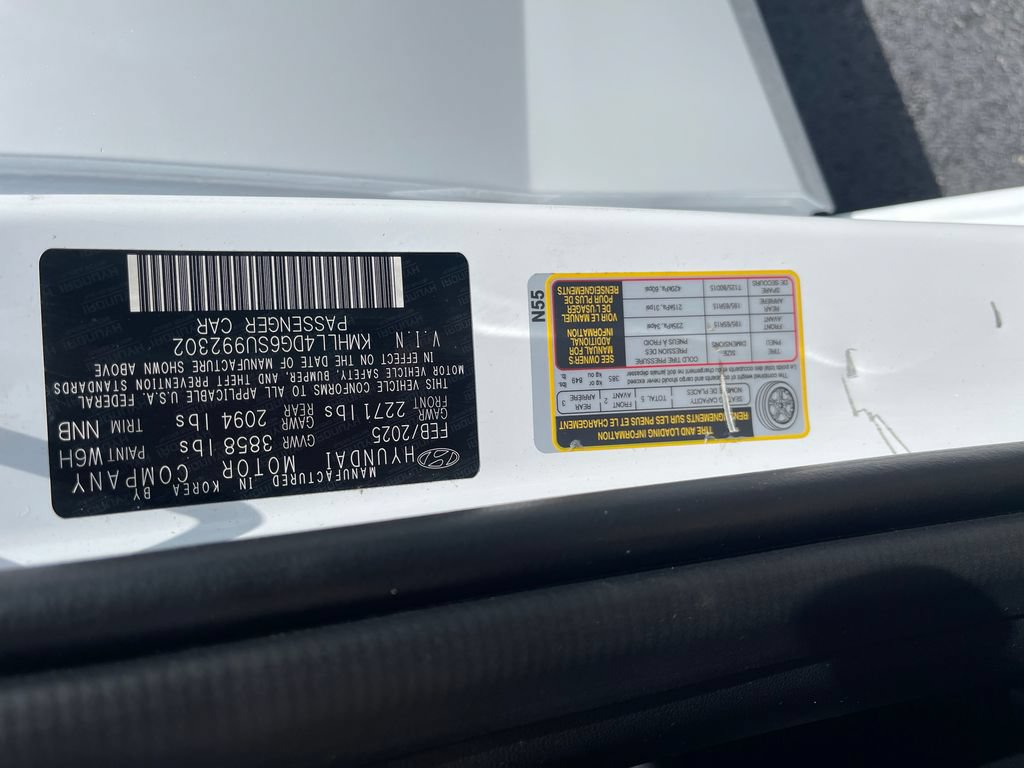 Used 2025 Hyundai Elantra SE FWD image 23