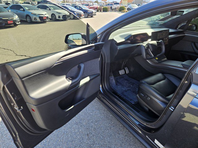 Used 2024 Tesla Model X image 8
