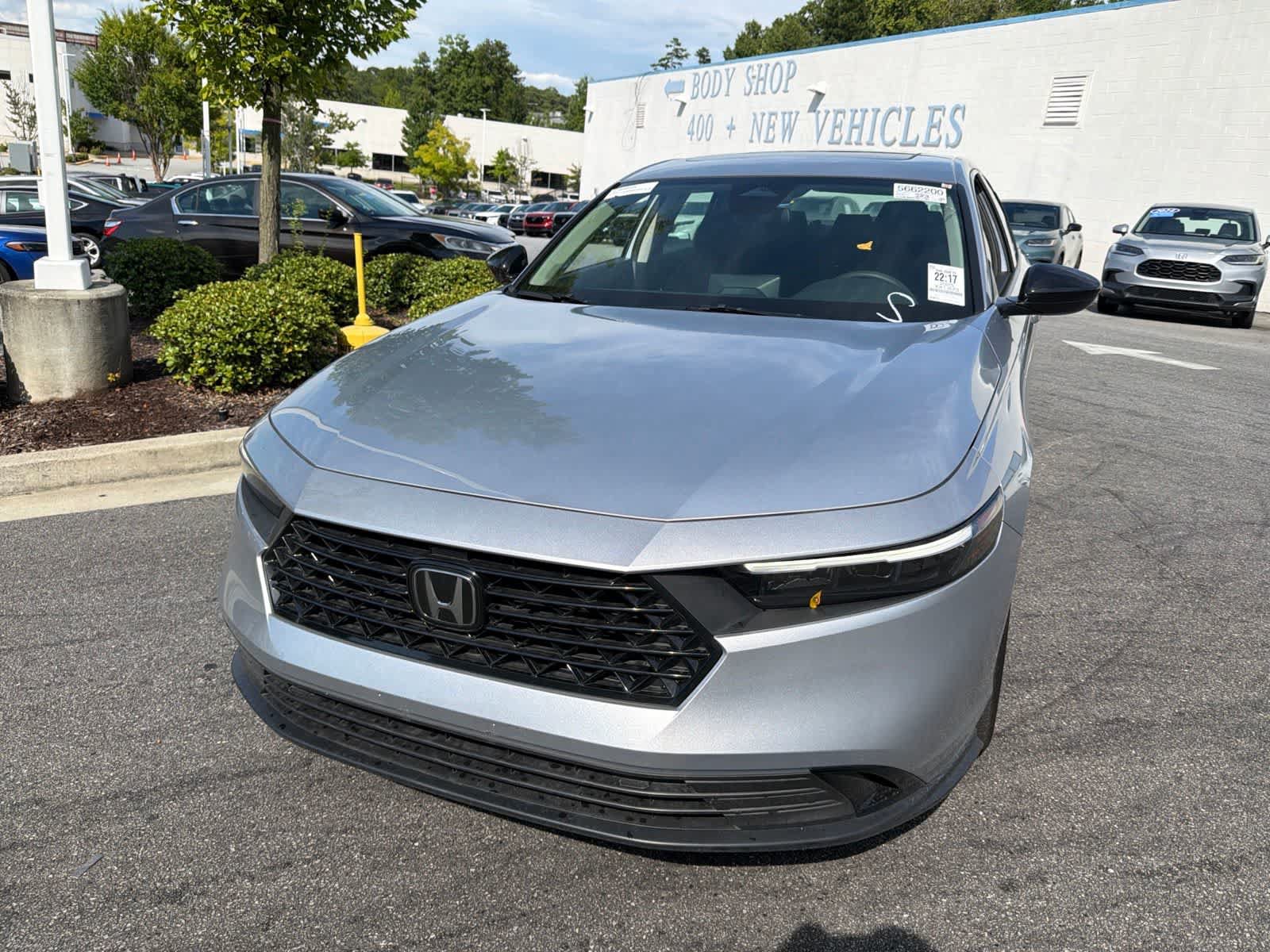 Used 2025 Honda Accord SE image 4