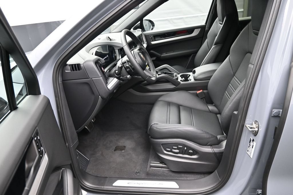 New 2026 Porsche Cayenne S AWD/4WD image 5