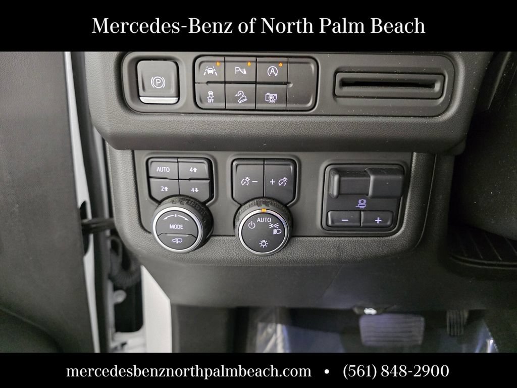 Used 2023 Chevrolet Tahoe Z71 w/ Z71 Off-Road Package AWD/4WD image 26