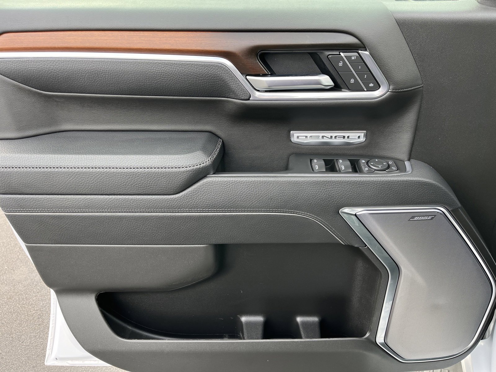 Used 2025 GMC Sierra 1500 Denali image 18