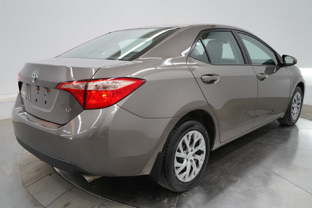 Used 2018 Toyota Corolla LE FWD image 7