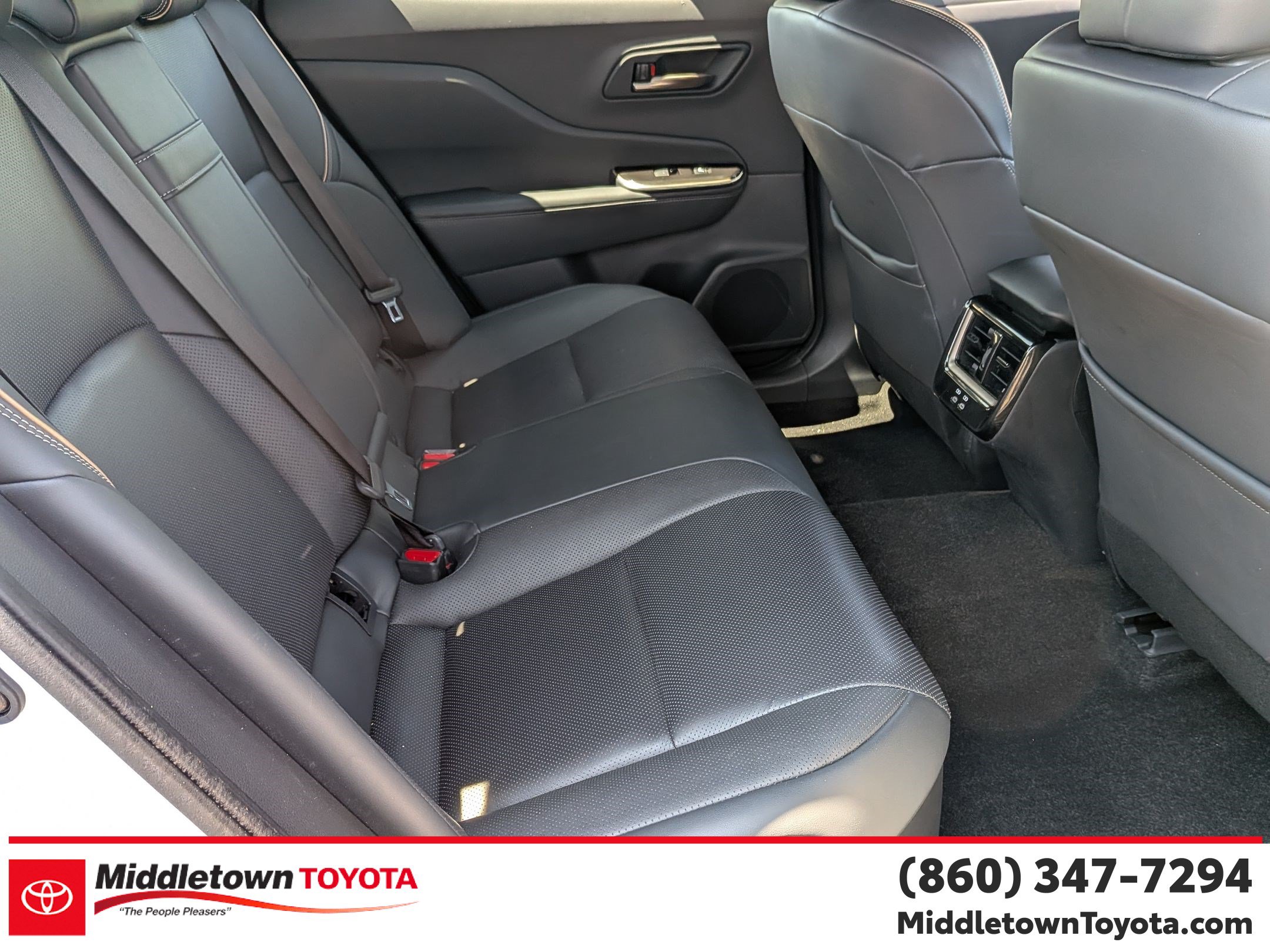 Certified 2025 Toyota Crown AWD/4WD image 32