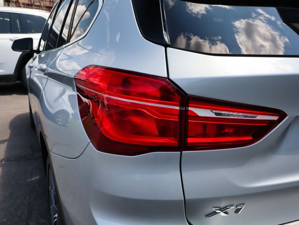 Used 2020 BMW X1 xDrive28i w/ Convenience Package AWD/4WD image 12