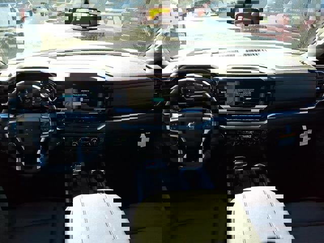 New 2026 Chevrolet Silverado 1500 RST w/ Dark Appearance Package image 9