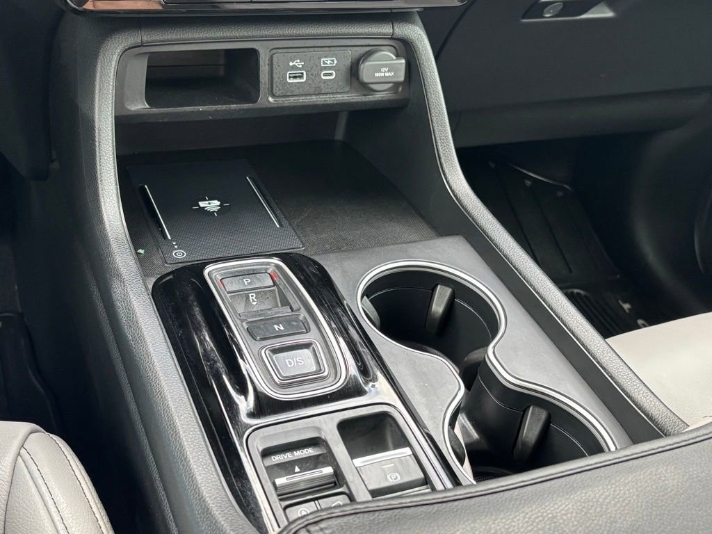 Used 2025 Honda Pilot Touring image 25