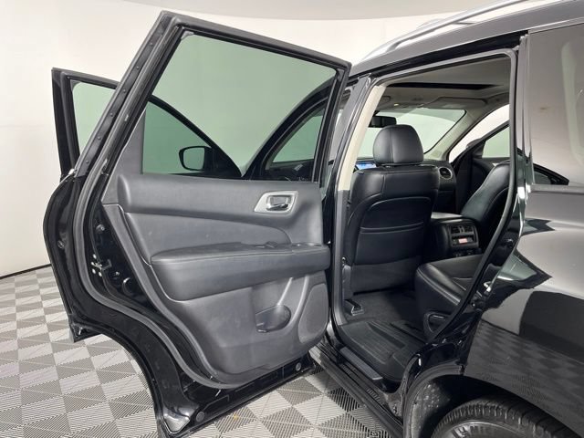 Used 2020 Nissan Pathfinder Platinum FWD image 42