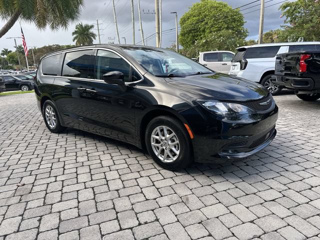 Used 2023 Chrysler Voyager LX FWD image 16