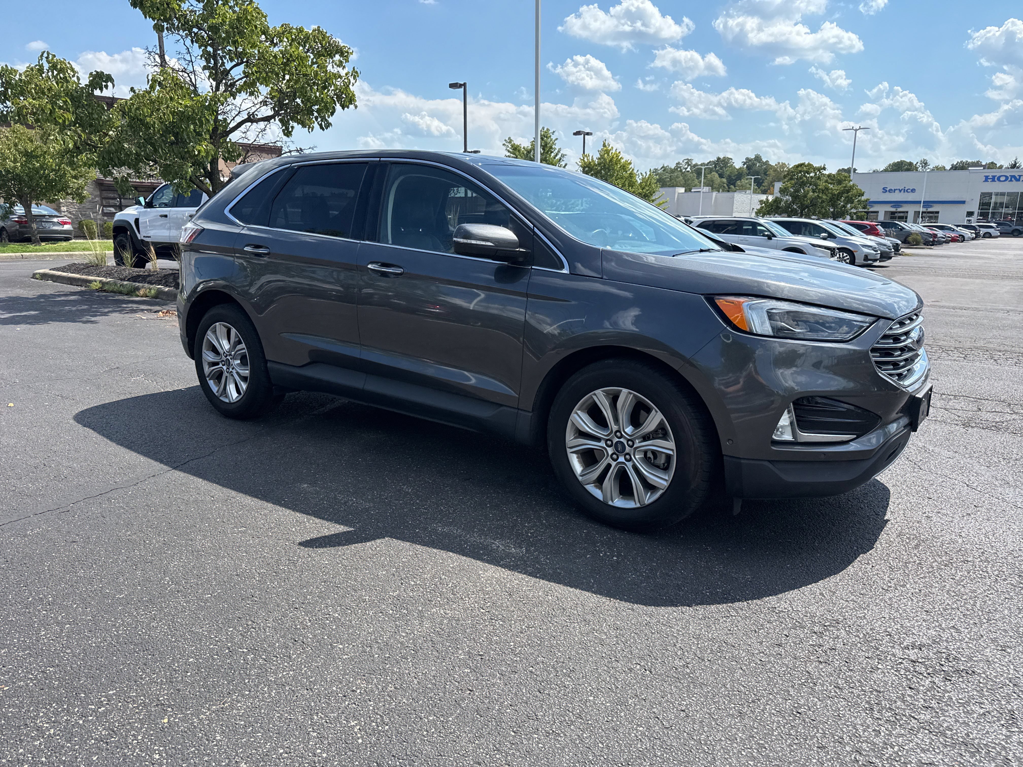 Used 2020 Ford Edge Titanium w/ Equipment Group 301A AWD/4WD image 23