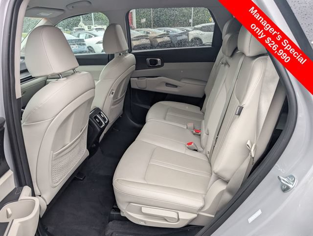 Used 2024 Kia Sorento S AWD/4WD image 9