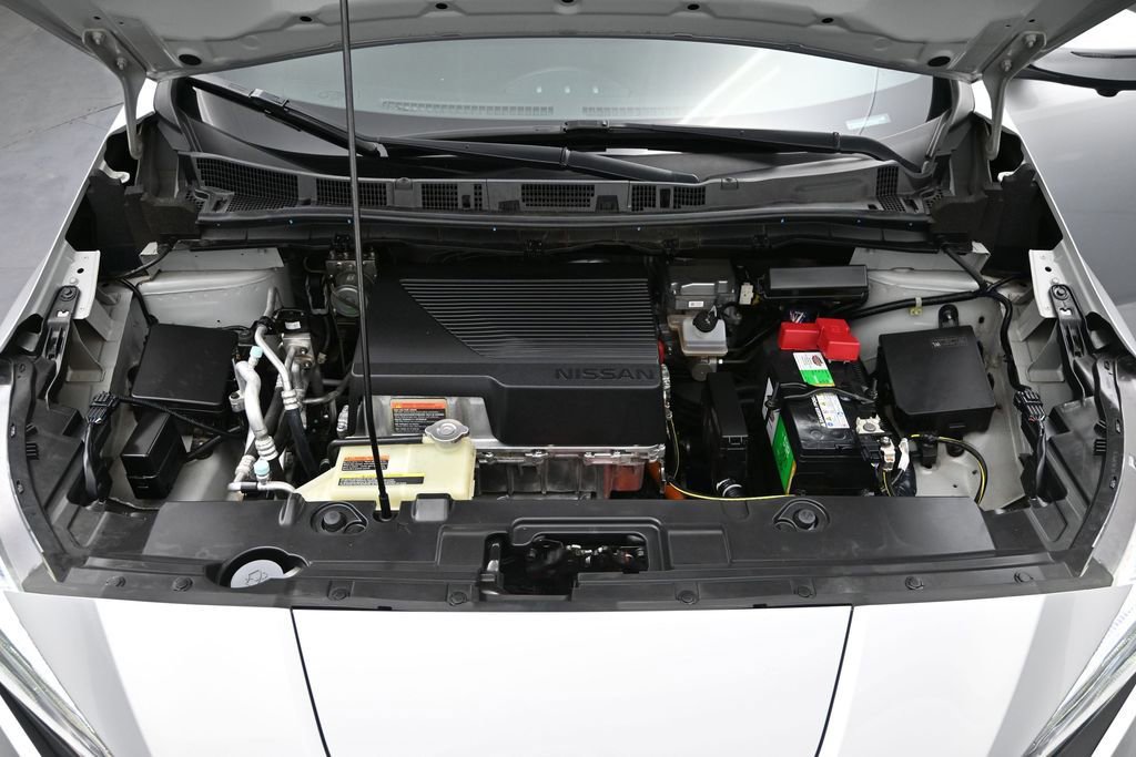 Used 2018 Nissan Leaf SL w/ SL Technology Package FWD image 16
