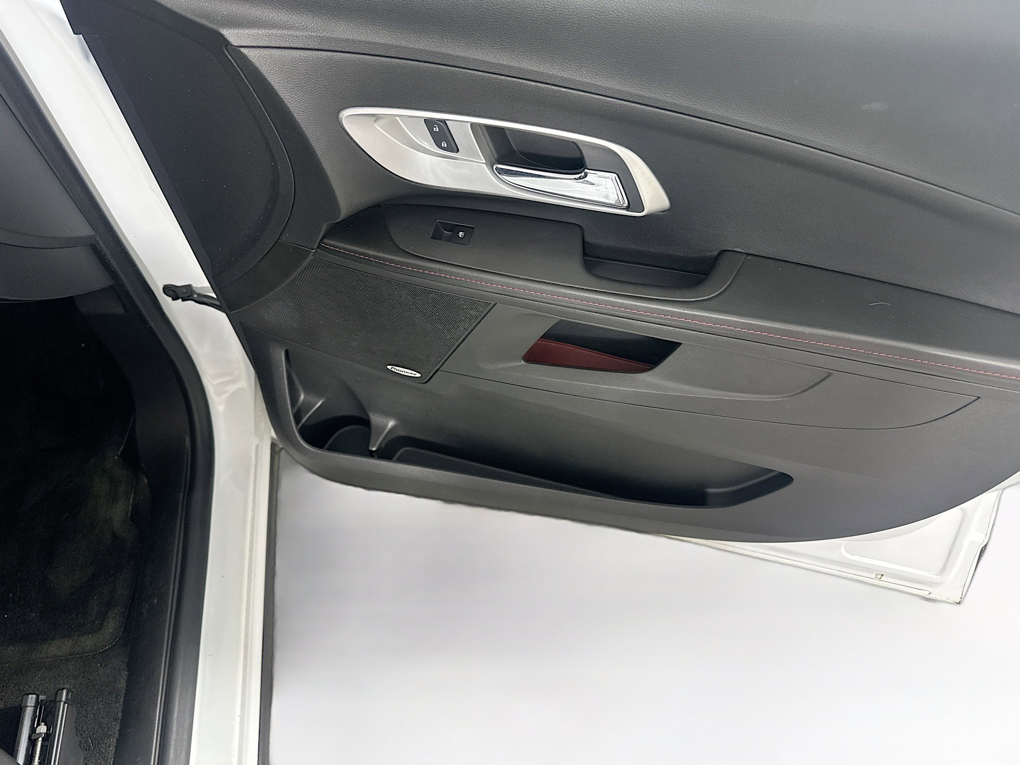 Used 2015 Chevrolet Equinox LT w/ Power Convenience Package image 29