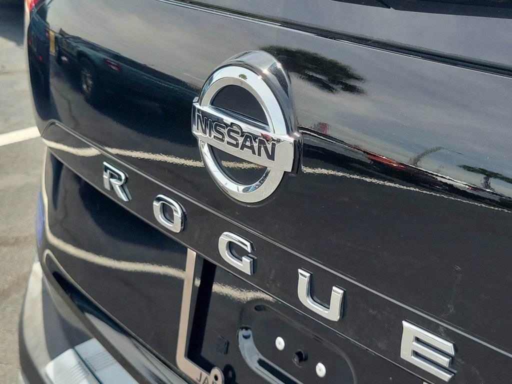 Used 2021 Nissan Rogue SV w/ Premium Package FWD image 7