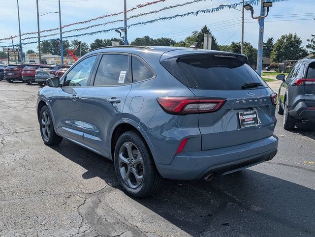 Used 2024 Ford Escape ST-Line w/ Tech Pack #1 AWD/4WD image 5