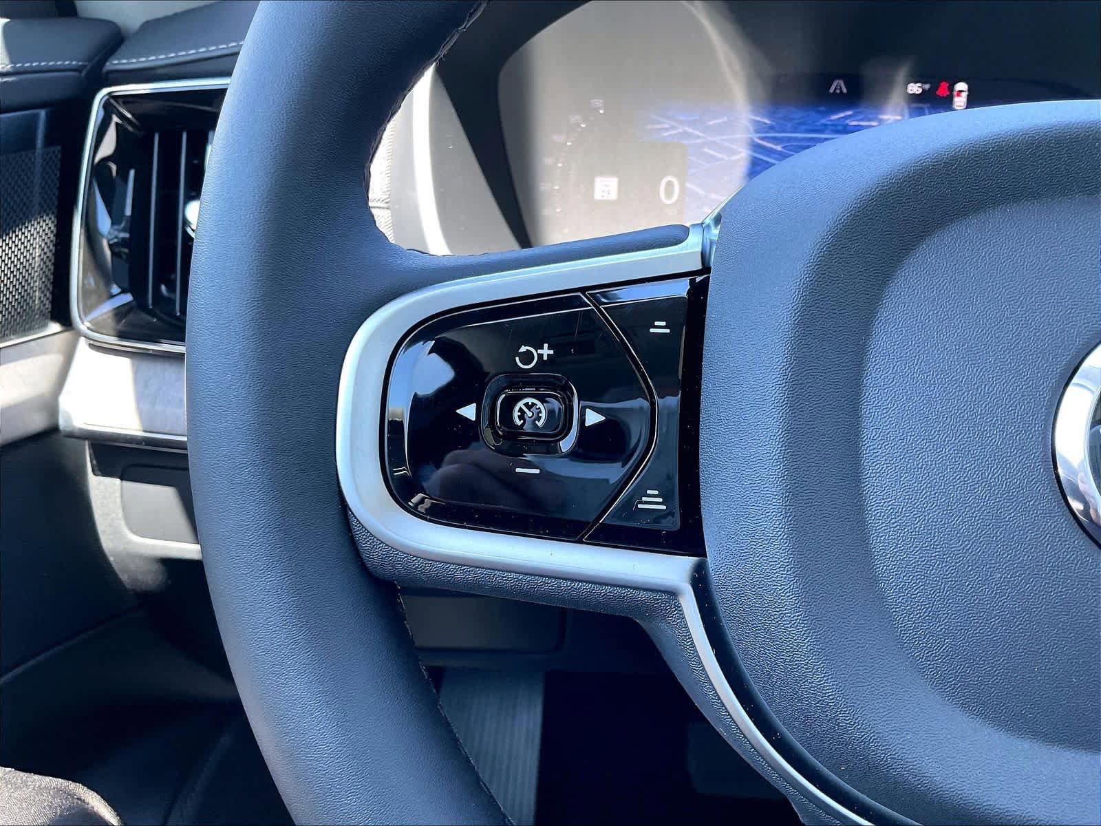 New 2026 Volvo XC90 T8 Ultra w/ Protection Package AWD/4WD image 17