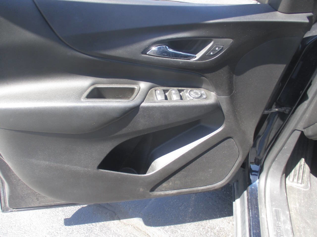 Used 2020 Chevrolet Equinox LT image 12