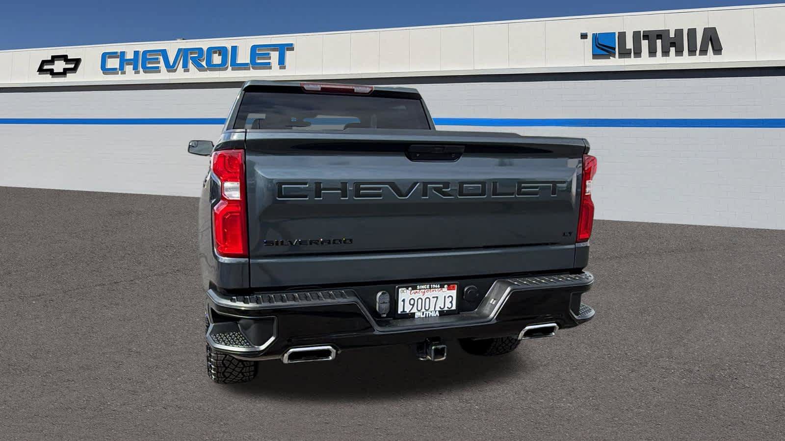 Used 2021 Chevrolet Silverado 1500 LT Trail Boss w/ LPO, Dark Essentials Package AWD/4WD image 6