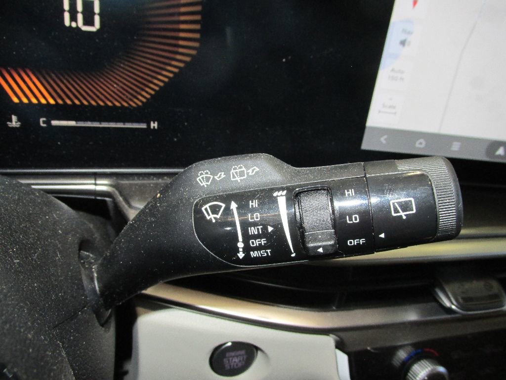 Used 2025 Kia Sorento S image 17