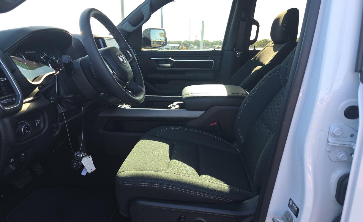 Used 2025 RAM 1500 Big Horn AWD/4WD image 7
