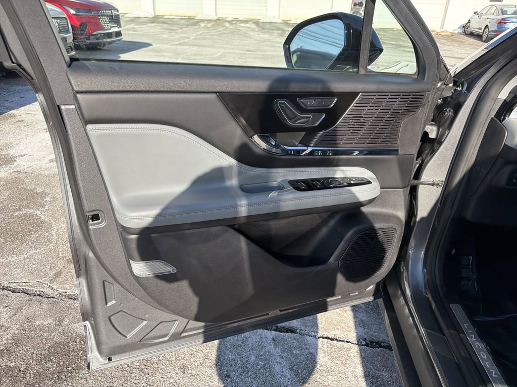 Used 2022 Lincoln Corsair Grand Touring image 10