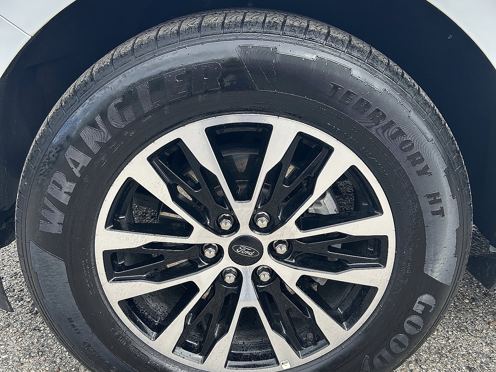 Used 2025 Ford Expedition Platinum image 6