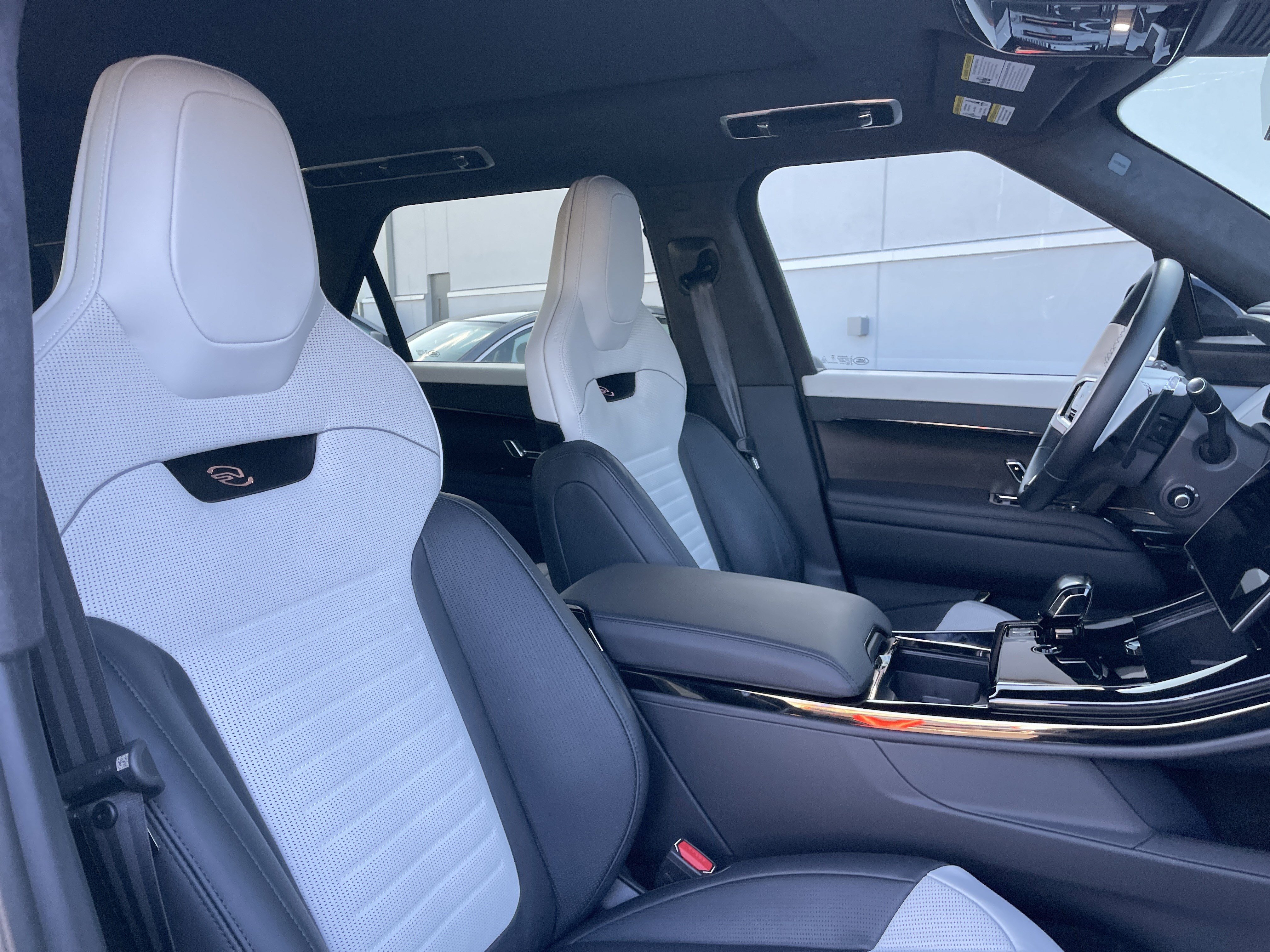 Used 2024 Land Rover Range Rover Sport image 14