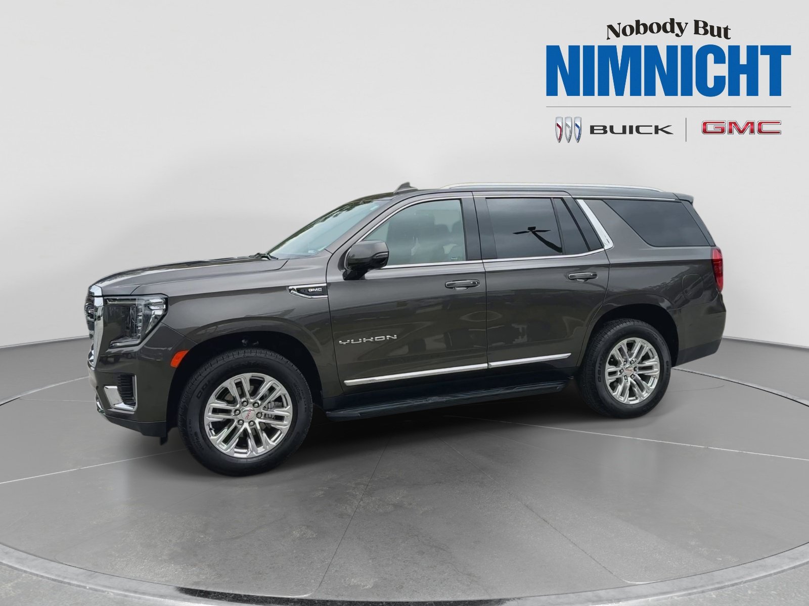 Used 2021 GMC Yukon SLT w/ SLT Premium Package AWD/4WD image 4