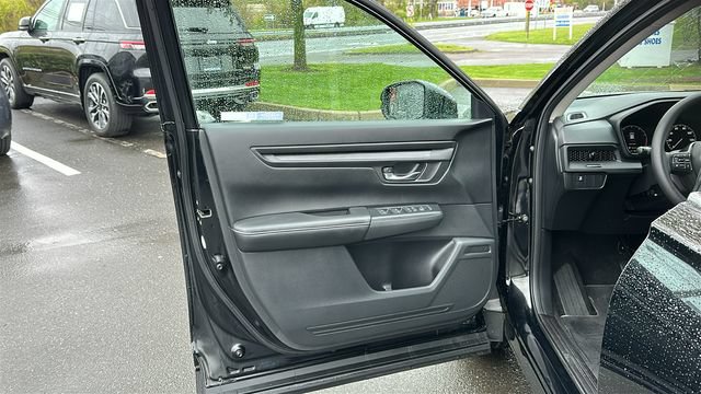 Used 2025 Honda CR-V EX image 8