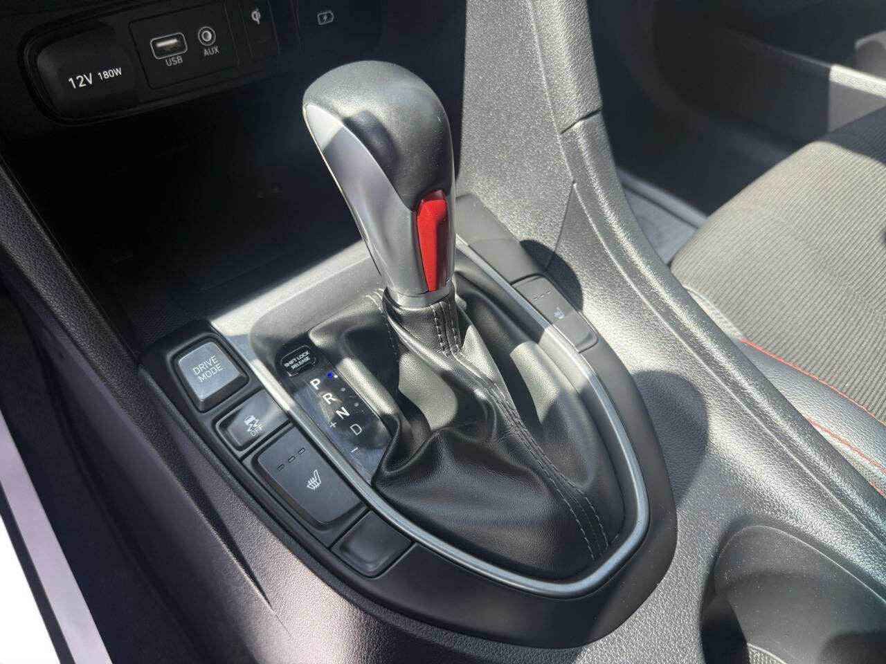 Used 2019 Hyundai Veloster 2.0 Premium image 27