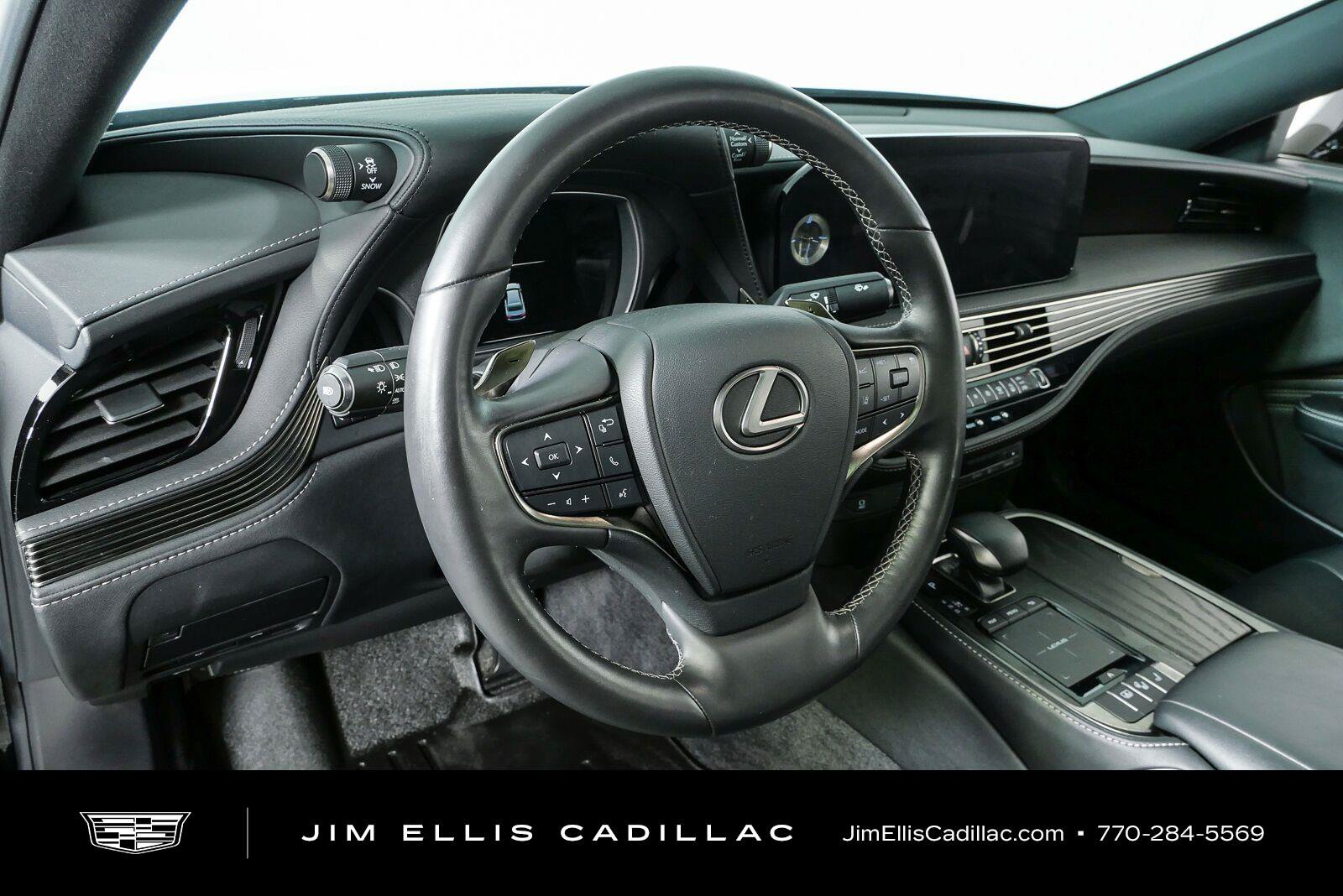 Used 2021 Lexus LS 500 w/ Accessory Package (Z1) RWD image 4