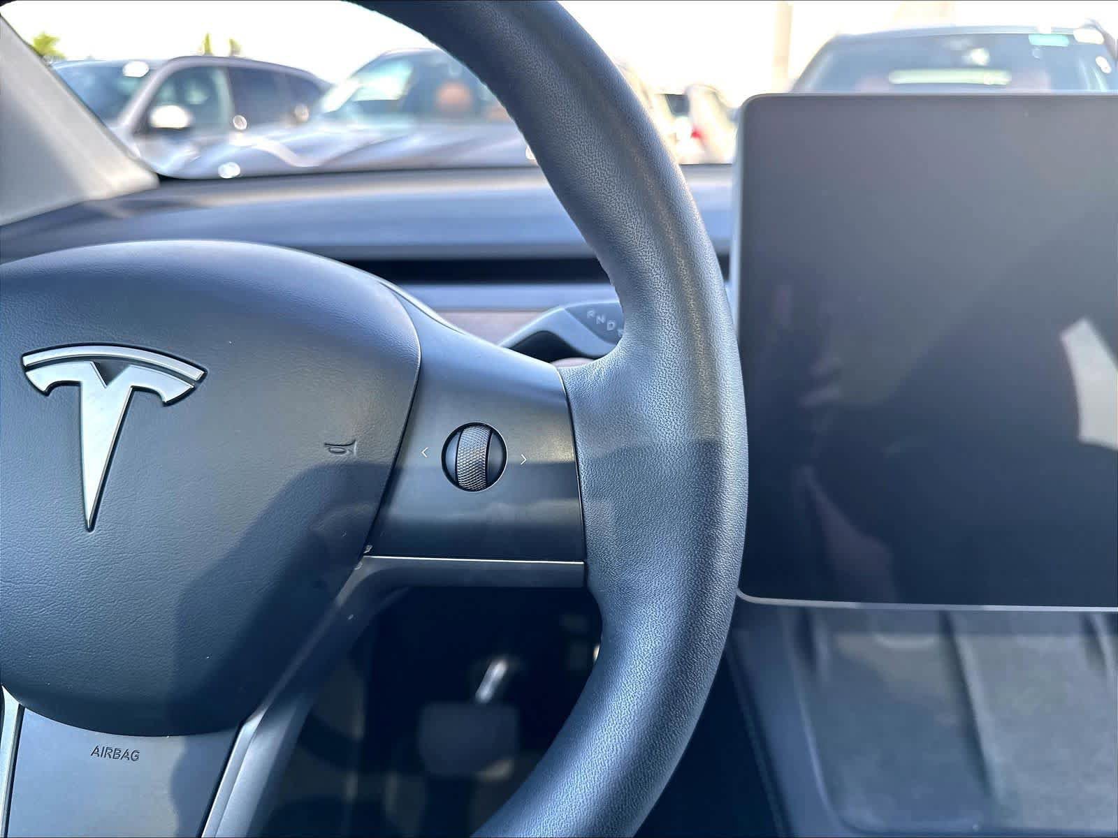 Used 2024 Tesla Model Y Long Range AWD/4WD image 15
