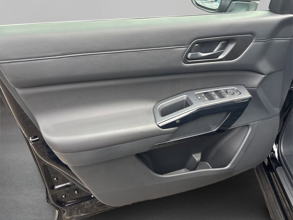 New 2025 Nissan Pathfinder SV w/ Cargo Package image 23