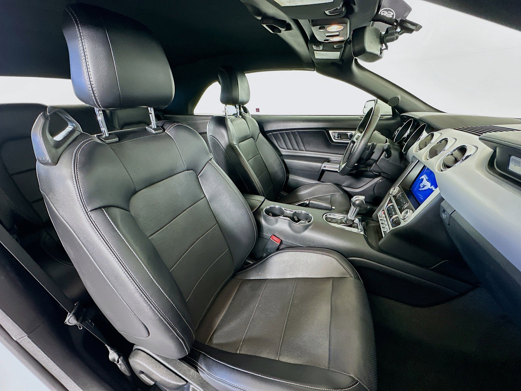 Used 2016 Ford Mustang Premium image 26