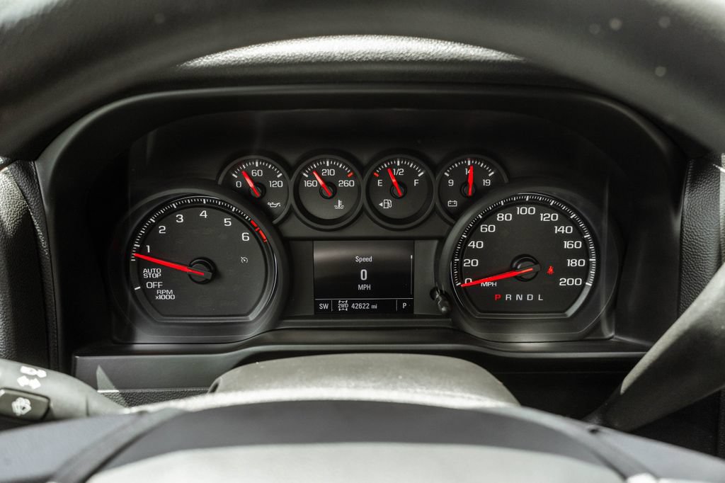 Used 2021 GMC Sierra 1500 4x4 Crew Cab w/ Sierra Value Package image 14
