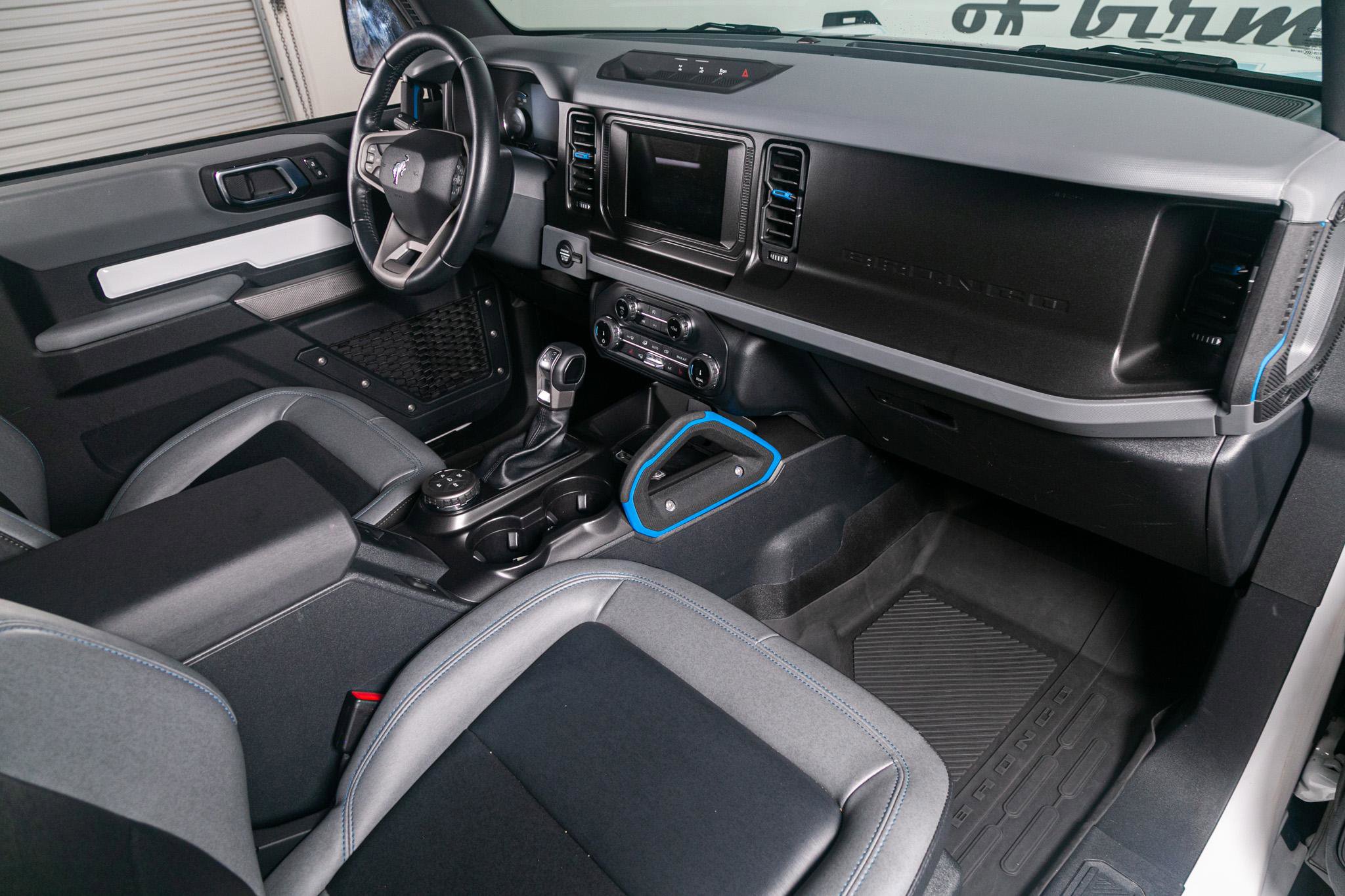 Used 2022 Ford Bronco Black Diamond image 6