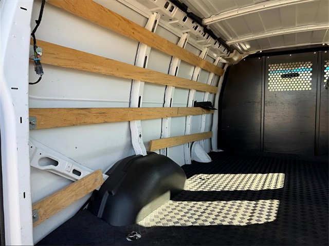 Used 2022 GMC Savana 2500 w/ Driver Convenience Package image 9