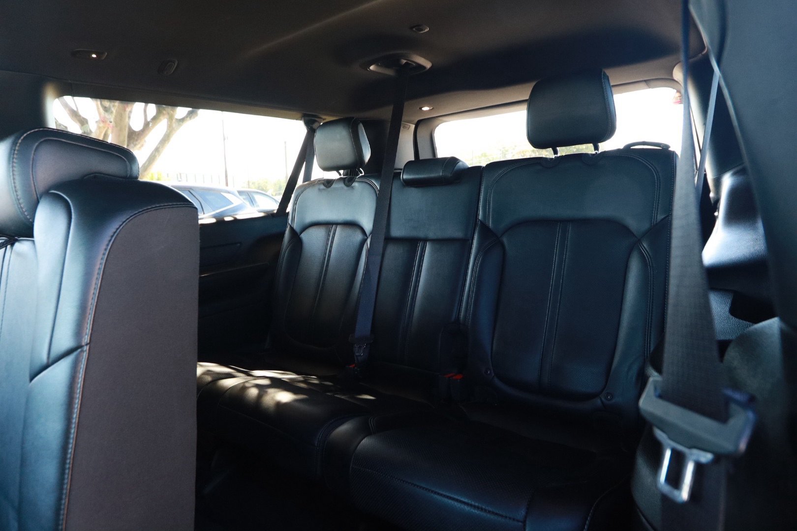 Used 2024 Jeep Wagoneer L Series II RWD image 25