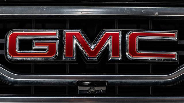 Used 2025 GMC Sierra 1500 AT4 image 39