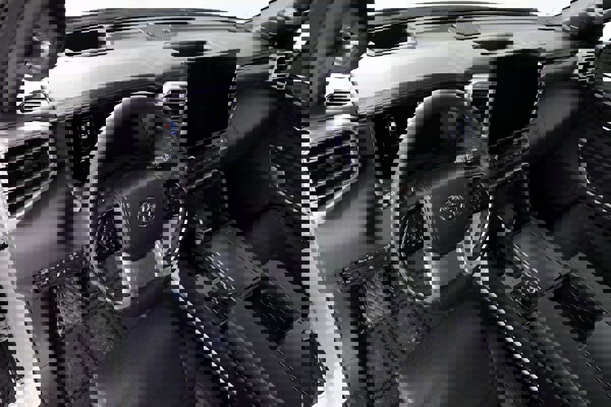 Used 2025 Toyota Sequoia Platinum image 24