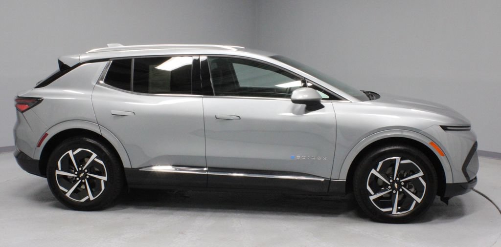 Used 2024 Chevrolet Equinox EV LT FWD image 11