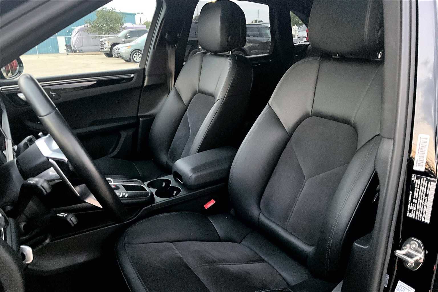 Used 2021 Porsche Macan image 16