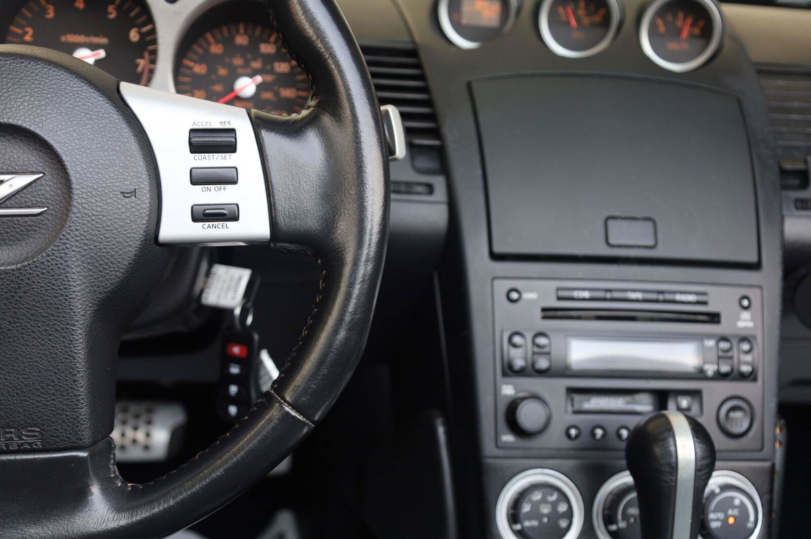 Used 2004 Nissan 350Z Touring RWD image 30