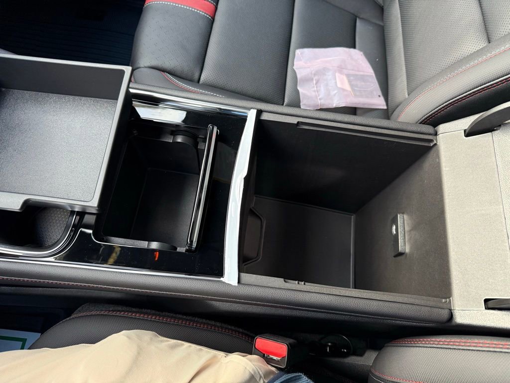 New 2026 Chevrolet Traverse RS w/ LPO, Floor Liner Package image 38