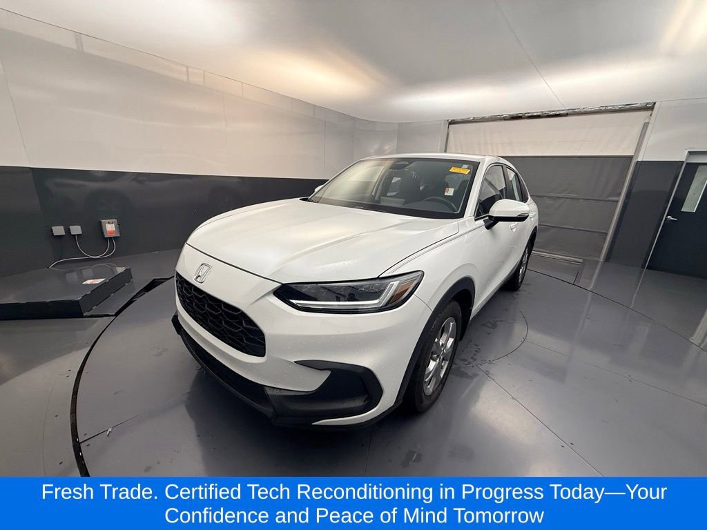 Used 2024 Honda HR-V LX image 1