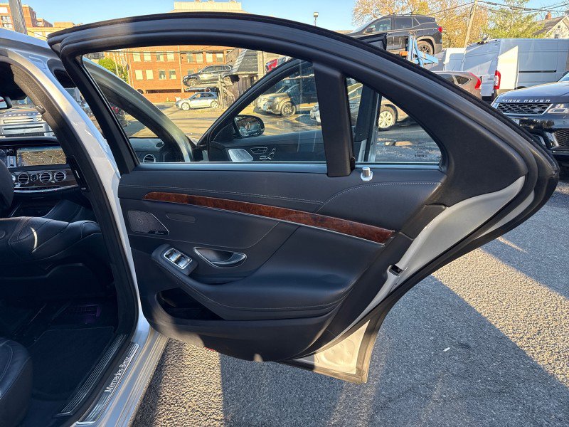 Used 2015 Mercedes-Benz S 550 4MATIC Sedan image 16