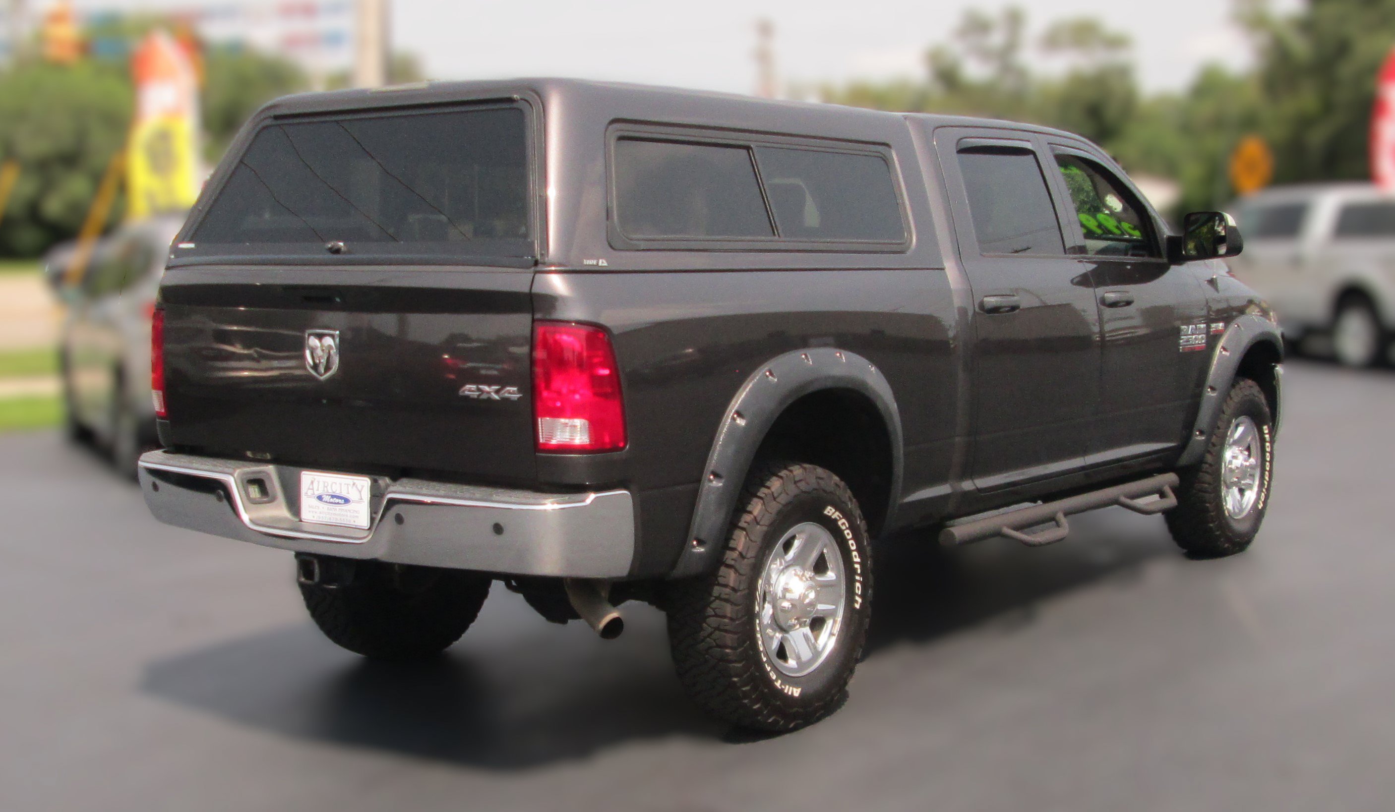 Used 2018 RAM 2500 Tradesman w/ Chrome Appearance Group AWD/4WD image 3