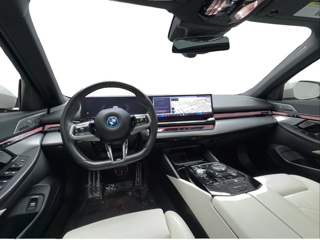 Used 2024 BMW i5 eDrive40i w/ Executive Package RWD image 40