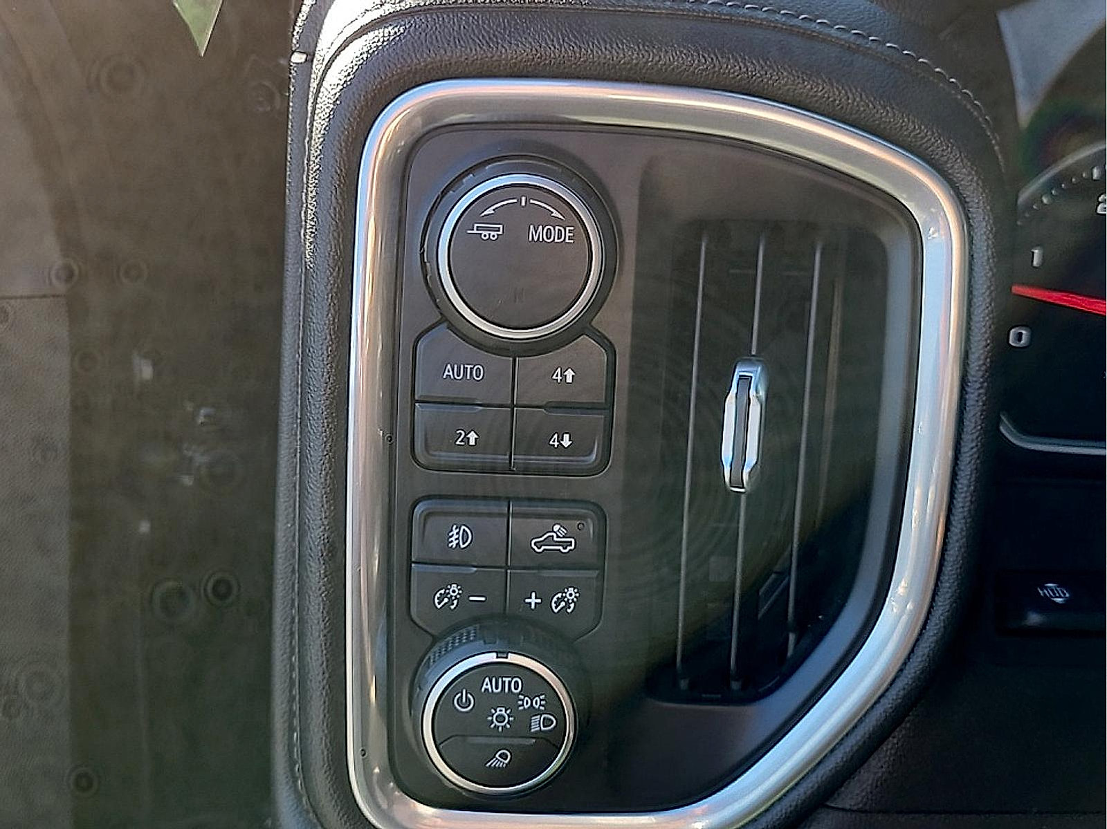 Used 2020 Chevrolet Silverado 3500 LTZ w/ LTZ Premium Package AWD/4WD image 23