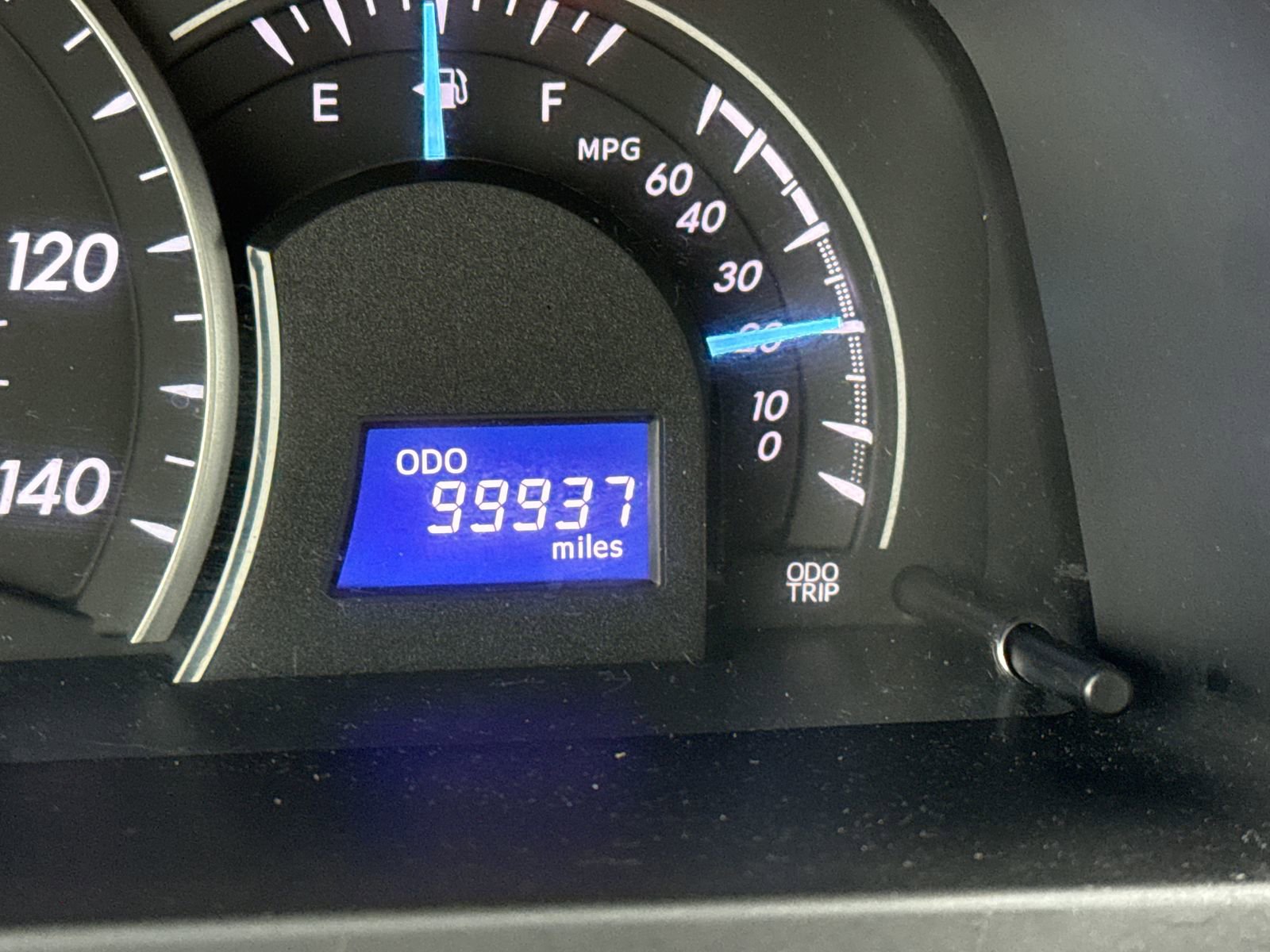 Used 2013 Toyota Camry LE image 23